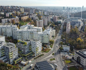 Komerčný priestor KRAMÁRE-ul.STROMOVÁ 183m2 s mnohofunkčným využitím v polyf.dome.