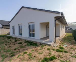 PREDANÉ -Moderný 5 izbový rodinný dom 154 m2 - bungalov NOVOSTAVBA skolaudovaná s pozemkom 580 m2