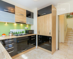 PREDANÉ,6. izb. rodinný dom nachádzajúci sa v srdci Stupavy.