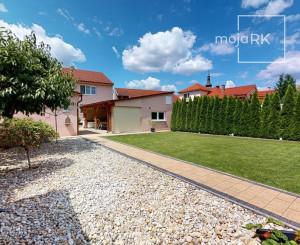 PREDANÉ -V blízkosti Stupavského parku 7 izbový rodinný dom, pozemok 634 m2, 3 garáž. STUPAVA