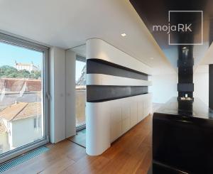 PREDANÉ - mezonetový byt 129,70 m2  s balkónom v historickom centre BA - STARÉ MESTO.