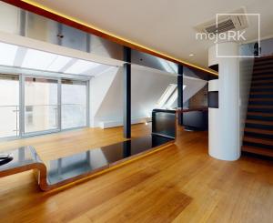 PREDANÉ - mezonetový byt 129,70 m2  s balkónom v historickom centre BA - STARÉ MESTO.