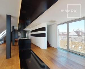 PREDANÉ - mezonetový byt 129,70 m2  s balkónom v historickom centre BA - STARÉ MESTO.