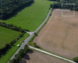 Predaj - rovinatý pozemok, pravidelný tvar 44 773 m2 na Záhori, obec Plavecký Mikuláš.