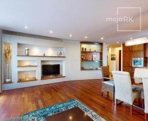 PREDANÉ - Zariadený 3 izb.byt 124 m2: tehla,veľká loggia,šatník,práčovňa,klimatizácia,parking v TOP lokalite!