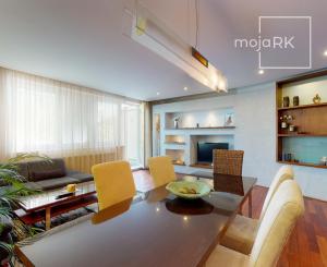 PREDANÉ - Zariadený 3 izb.byt 124 m2: tehla,veľká loggia,šatník,práčovňa,klimatizácia,parking v TOP lokalite!