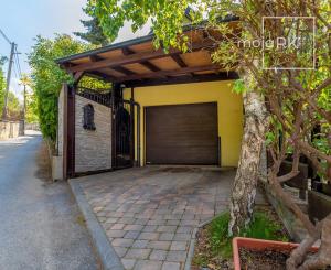 Prenajaté: rod.dom v tesnej BLÍZKOSTI LESA,NÁMESTIA a PÚTNICKÉHO AREÁLU