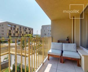 PRENAJATÉ-Kompletne zariadený, nový 2 izb. byt 62 m2, loggia, pivnica, parking garáž - NOVOSTAVBA BORY