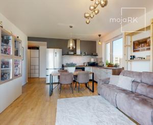 PRENAJATÉ-Kompletne zariadený, nový 2 izb. byt 62 m2, loggia, pivnica, parking garáž - NOVOSTAVBA BORY