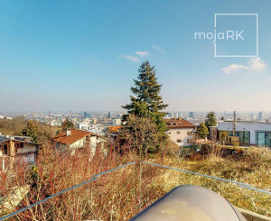 PREDANÉ- 5 izb.rodinný dom v TOP lokalite KOLIBA s panoramatickým výhľadom na mesto a zeleň, sauna,krb,garáž.