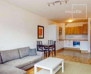 Južne orientovaný 3i s parkovaním v Perle Ružinova