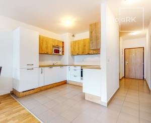 Južne orientovaný 3i s parkovaním v Perle Ružinova