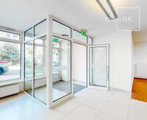 PRENAJATÉ - Komerčný priestor 128 m2, ul.HANY MELÍČKOVEJ s mnohofunkčným využitím.