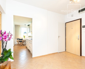 PREDANÉ -VILOVÁ ul.82 m2-3 izb.byt v TOP časti Petržalky.