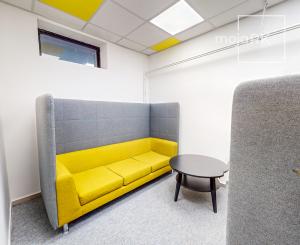 Obchodné priestory so skladmi, nakladaciou rampa, Petržálka