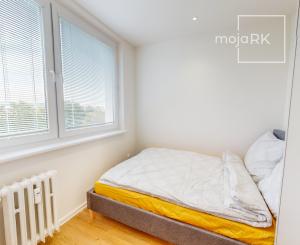 Garsónka štýlový, kompletne zariadený byt, Fedinová, BA V