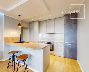 Garsónka štýlový, kompletne zariadený byt, Fedinová, BA V