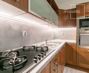 Zariadený, zrekonštruovaný 4 izb.byt 79 m2, balkón, pivnica.