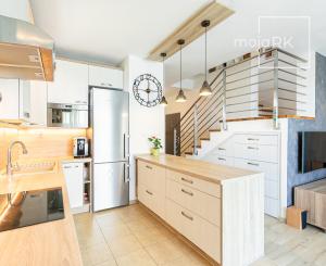 VEĽKORYSÝ 4 izb.byt 92 m2 + terasa,loggia,komora,2x parking.