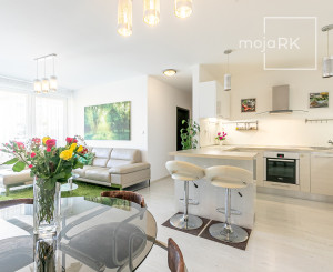 3 izb.byt s PREDZÁHRADKOU+TERASA,KLIMATIZÁCIA,PARKING.