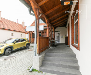 PRENAJATÉ- Komerčný priestor 93m2 s mnohofunkčným využitím.