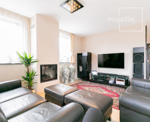 PRAKTICKÝ 5izb-rod.dom s bazénom v obľúbenej časti Malaciek.