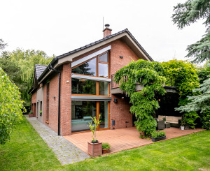 PREDANÉ - 6 izb.rodinný dom s bazénom, TOP záhradou-ZB.