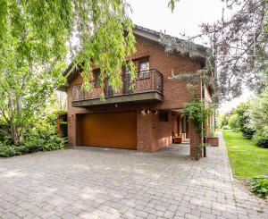 PREDANÉ - 6 izb.rodinný dom s bazénom, TOP záhradou-ZB.