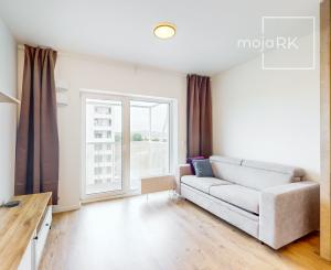 Šikovný zariadený 1i byt s balkónom v Slnečniciach POP