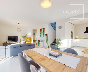 Na predaj priestranný 4-izbový dom v  Stupave