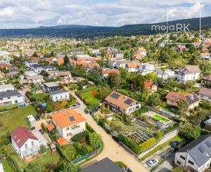 PREDANÉ, STAVEBNÝ POZEMOK 683m2 v tichej časti ZB.