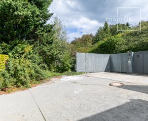 STAVEBNÝ POZEMOK 966m2 v slepej ul.Nevská-pod Strmým vŕškom.