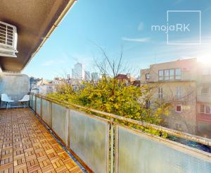 Predaj 2-izbový byt s veľkým balkónom, Lužická, Staré Mesto