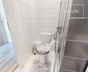 Predaj - moderne zariadená garzónka – Stará Vajnorská BA III