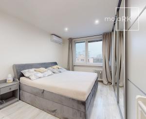 Svetlý 2-izbový byt po rekonštrukcii v Ružinove – Jašíková