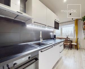 Svetlý 2-izbový byt po rekonštrukcii v Ružinove – Jašíková