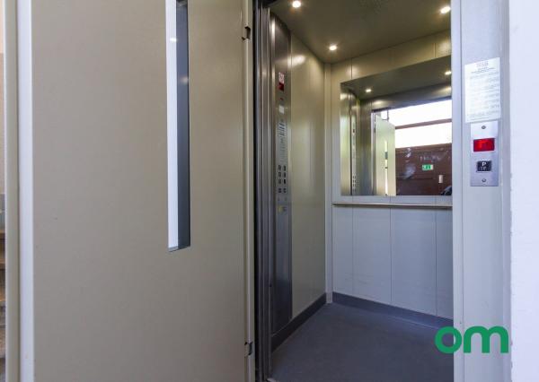 KOLLÁROVO NÁMESTIE-priestory 151 m2,MOŽNOSŤ ROZDELENIA.