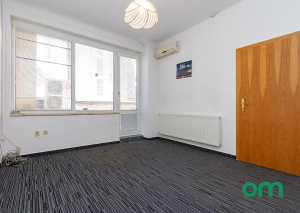 KOLLÁROVO NÁMESTIE-priestory 151 m2,MOŽNOSŤ ROZDELENIA.