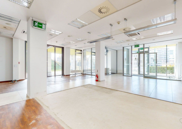 Komerčný priestor KRAMÁRE-ul.STROMOVÁ 183m2 s mnohofunkčným využitím v polyf.dome.