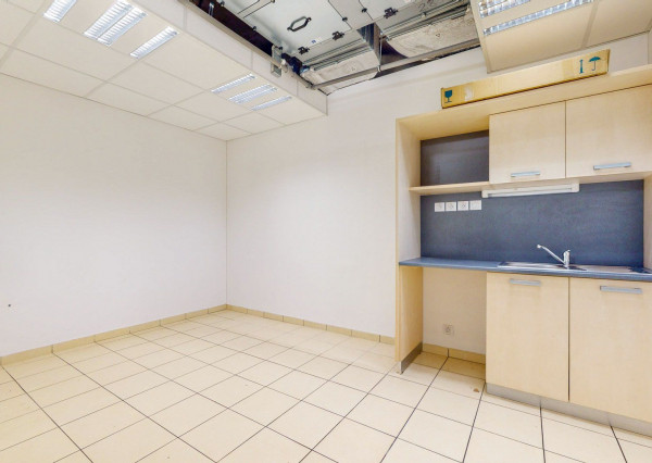 Komerčný priestor KRAMÁRE-ul.STROMOVÁ 183m2 s mnohofunkčným využitím v polyf.dome.