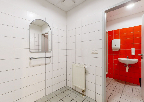 Komerčný priestor KRAMÁRE-ul.STROMOVÁ 183m2 s mnohofunkčným využitím v polyf.dome.