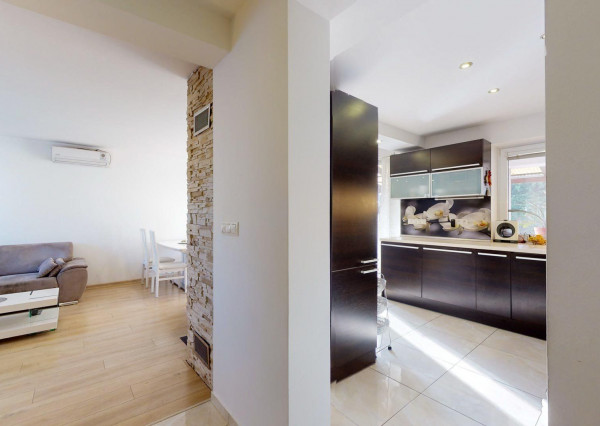 Výmerou nadštandardný rodinný dom, udržiavaná záhrada