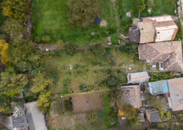 Veľký pozemok nedaleko Nitry o veľkosti 1219m2, Alekšince