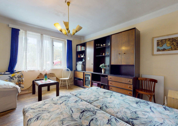 Veľký pozemok nedaleko Nitry o veľkosti 1219m2, Alekšince