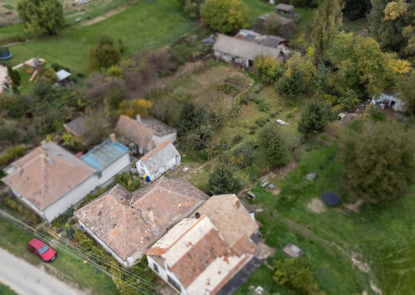 Veľký pozemok nedaleko Nitry o veľkosti 1219m2, Alekšince