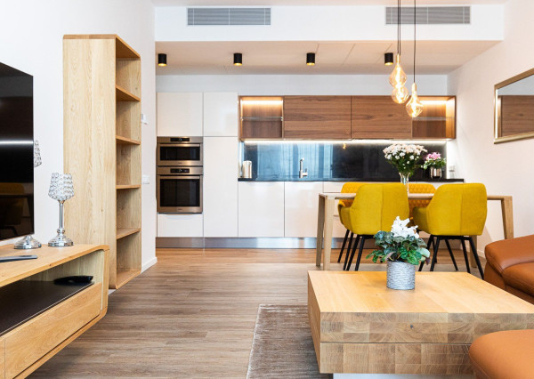 PRENAJATÉ, SKY PARK-2 izb.byt,zariadený,klimatizácia,parking.