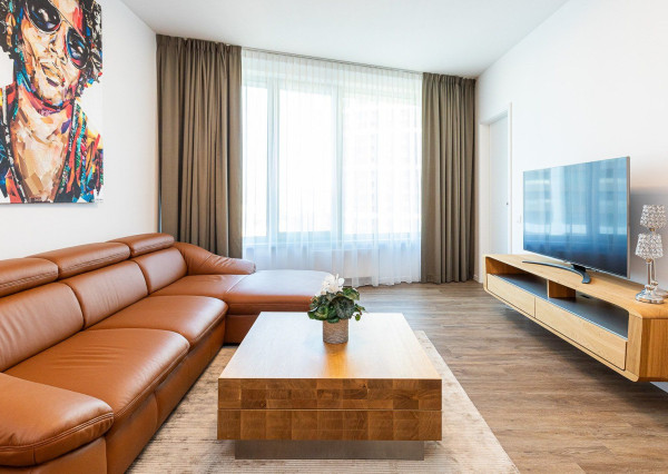 PRENAJATÉ, SKY PARK-2 izb.byt,zariadený,klimatizácia,parking.