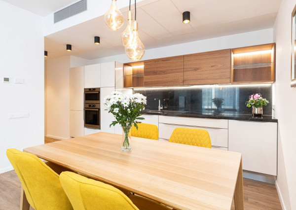 PRENAJATÉ, SKY PARK-2 izb.byt,zariadený,klimatizácia,parking.