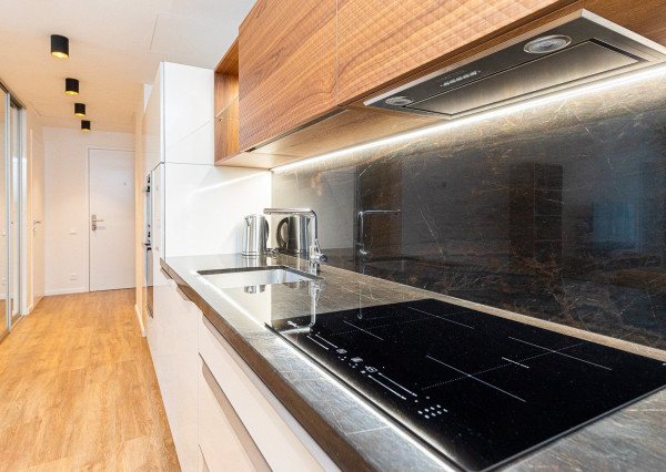 PRENAJATÉ, SKY PARK-2 izb.byt,zariadený,klimatizácia,parking.