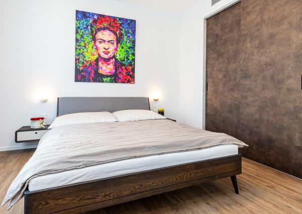 PRENAJATÉ, SKY PARK-2 izb.byt,zariadený,klimatizácia,parking.